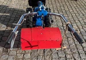 Motocultivador com motor Lombardini 12cv, com diferencial às rodas