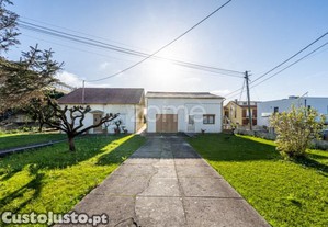 Moradia Com Terreno Para Construção - Leça Da...