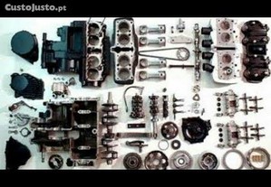 Várias peças usadas de motores de motos Japonesas