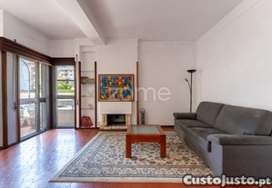 Apartamento T4 Com Varanda E Garagem Fechada,...