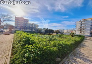 Terreno para construção de hotel ou superfície comercial com 170 lugares (mínimo)