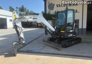 Mini giratria 3500Kg, Bobcat ano 2024 com 549h