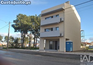 Loja / Estabelecimento Comercial em Quinta do Conde de 82,00 m²