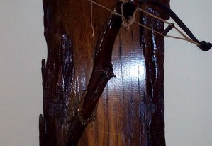 Arma-Besta de madeira p/decoração