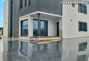 Casa T4 em Vale de Anta de 225,00 m²
