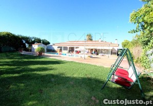 Quinta Com Moradia T4, Piscina Com Jardim,...