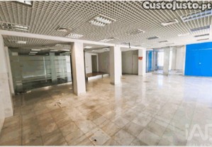 Loja / Estabelecimento Comercial em Vagos e Santo António de 416,00 m²