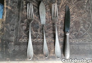 conj 4 talheres antigos ,BSF90