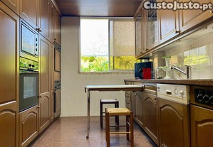 Apartamento T2 (3 assoalhadas) com 76m2 no Restelo