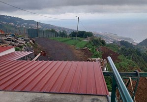 Terreno em Madeira de 2330,00 m²