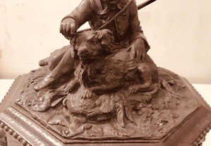 Charuteira de Caça c/ escultura em bronze.