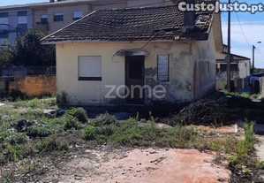 Moradia Individual De 4 Frentes Em Guifões,...