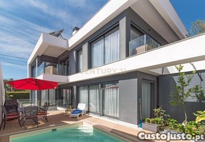 Moradia T4 Isolada Com Piscina Aquecida   Luxo, Conforto E Proximidade à Praia!