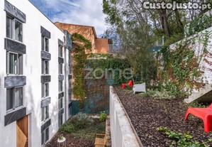 Casa T4, Com 4 Suites E Jardim Privado, Em...