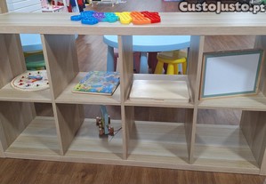 Móvel de cubos