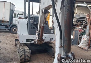 Mini giratória Bobcat 2,5 TN