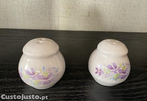 recipientes para sal e pimenta