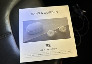 Bang Olufsen E8 3 geração