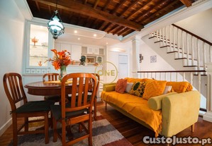 Moradia com Potencial e Elegncia -Totalmente Renovado no Corao de Ponta Delgada