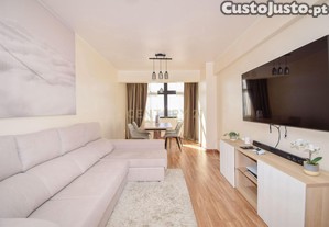 Apartamento T2 com Garagem, Arrecadação e Excelente Luminosidade   Arroja, Odivelas
