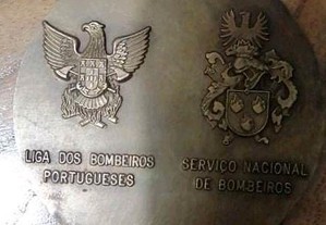 Medalha medalhão com gravação celebração dos 600 Anos dos Bombeiros Portugueses e Liga Bombeiros