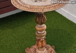 Mesa de apoio antiga em excelente estado