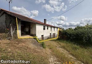 Oportunidade nica em Dine: Casa para Recuperar por 60.000 