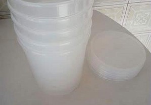 Taperwares reutilizáveis com tampas para alimentos