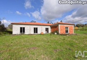 Terreno para construção em São Miguel, Santa Eufémia e Rabaçal