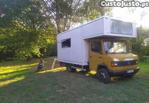 Mercedes 811D de 1987, projeto inacabado de autocaravana ou veiculo de mercadorias