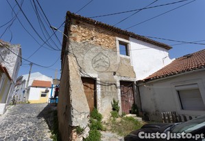 Prdio para Remodelao total - Lavradio