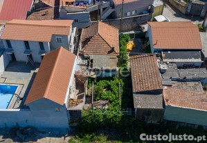 Moradia T2 Com Garagem E Jardim, Para...