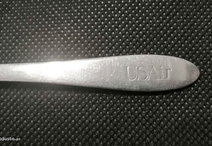 Talher, colher inox com a gravação do símbolo da antiga Companhia Aérea Americana, USAir