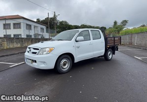 Toyota Hilux 2.5 D-4D 4x2 120cv - 08