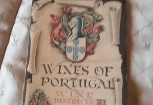 Livro Pequeno antigo " Wines of Portugal"