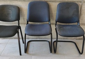 Conjunto de cadeiras de escritório