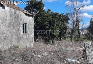 Moradia T2 Em Ruínas Com Terreno Rústico -...