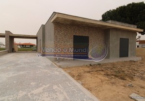 Moradia T3 em construção na Vila de Marinhais (M664)