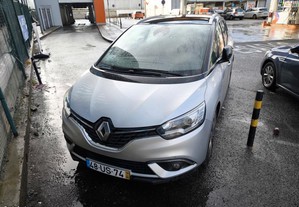 Renault Scénic Hybrid Assist