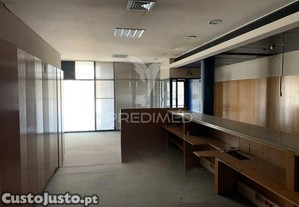 Loja comercial em santa maria de lamas