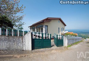 Casa de aldeia T3 em Lousã e Vilarinho de 300,00 m²