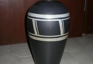 Vaso / Jarra Preto em Cerâmica