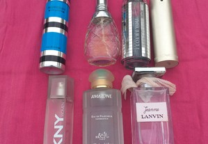 Vários frascos de perfume vazios