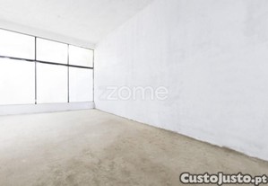 Espaço Para: Loja/Escritório/Arrecadação Em Braga