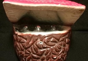 Ninho de andorinhas em cerâmica das Caldas