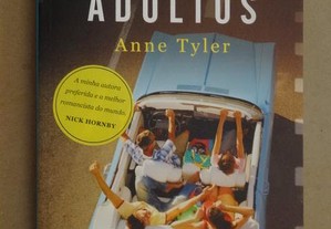 "No Tempo em que Éramos Adultos" de Anne Tyler