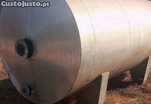Depsito de 5500 litros em ferro