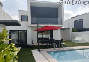 Casa / Villa T3 em Tornada e Salir do Porto de 142,00 m