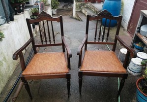 conj 2 cadeiras antigas
