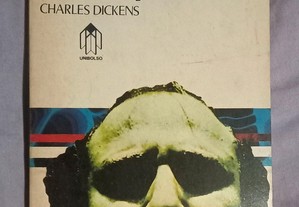 O homem e o espectro, de Charles Dickens.